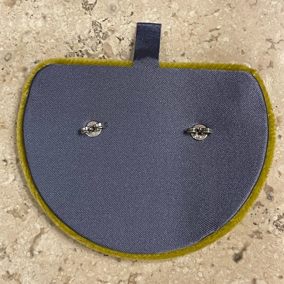 GUCCI Logo GG 14K White Gold Pave Diamond Earrings - Picture 10 of 13